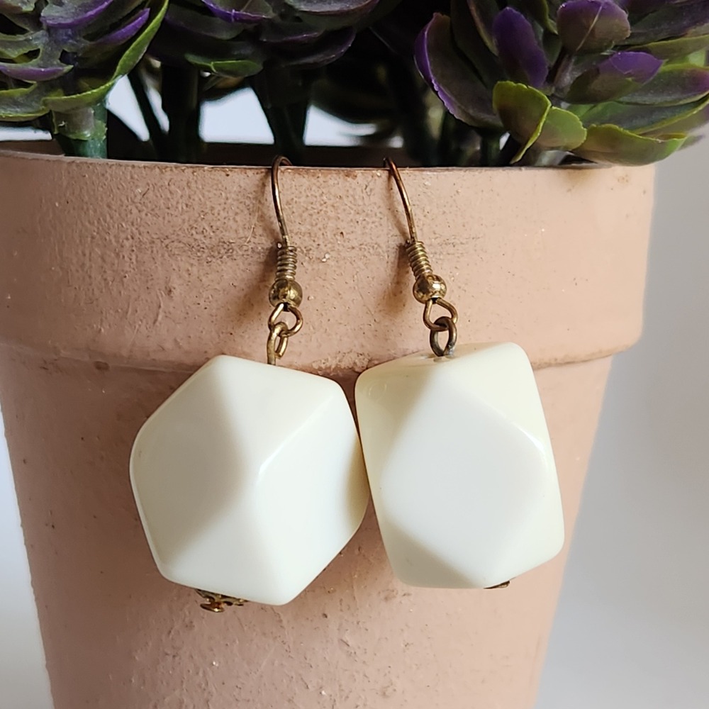 Vintage Style‎ Cream Geometric Cube Drop Earrings Bronze Fishhook Dangles 1.75"